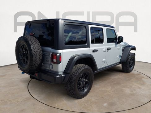 Used 2024 Jeep Wrangler Unlimited AWD/4WD image 10
