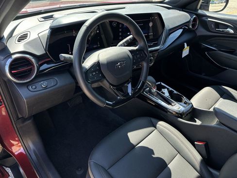 Certified 2024 Chevrolet Trax RS w/ Driver Confidence Package image 10