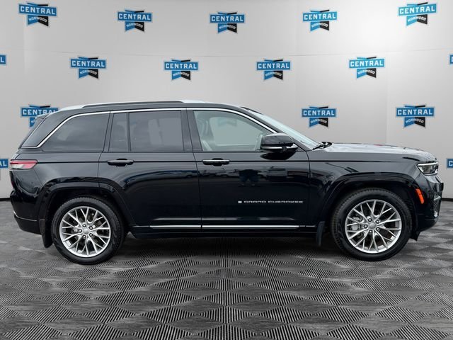 Certified 2023 Jeep Grand Cherokee Summit w/ Luxury Tech Group V AWD/4WD image 6