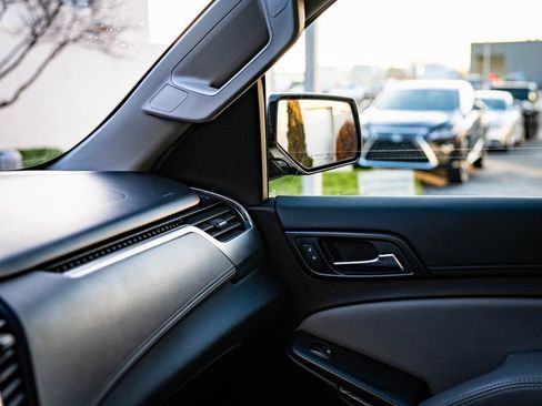 Used 2019 Chevrolet Suburban LT image 33