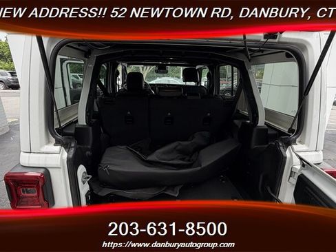 Used 2023 Jeep Wrangler Unlimited Sahara AWD/4WD image 23
