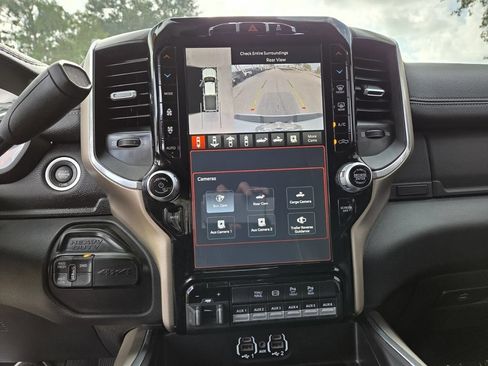 Used 2023 RAM 2500 Laramie AWD/4WD image 15