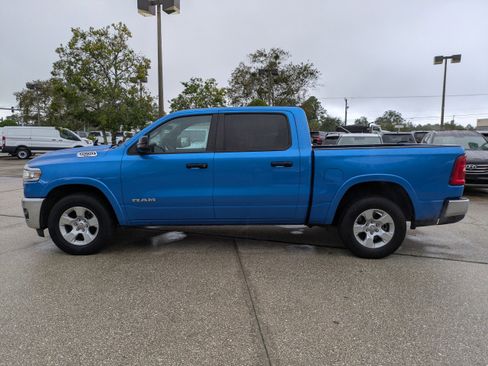 Used 2025 RAM 1500 4x4 Crew Cab image 7