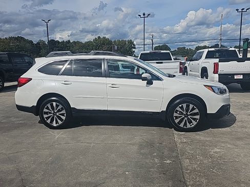 Used 2017 Subaru Outback 2.5i Limited w/ Popular Package #5 image 2