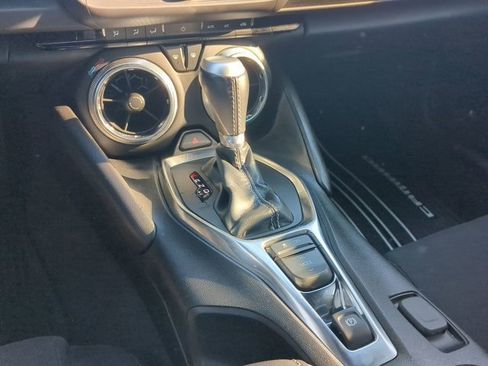 Used 2022 Chevrolet Camaro LT w/ Technology Package image 17