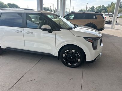 Certified 2025 Kia Carnival EX