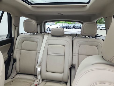 Certified 2023 Lincoln Aviator Reserve w/ Equipment Group 201A AWD/4WD image 19
