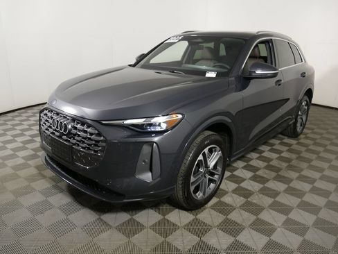 Used 2025 Audi Q5 Premium w/ Convenience Package AWD/4WD image 7