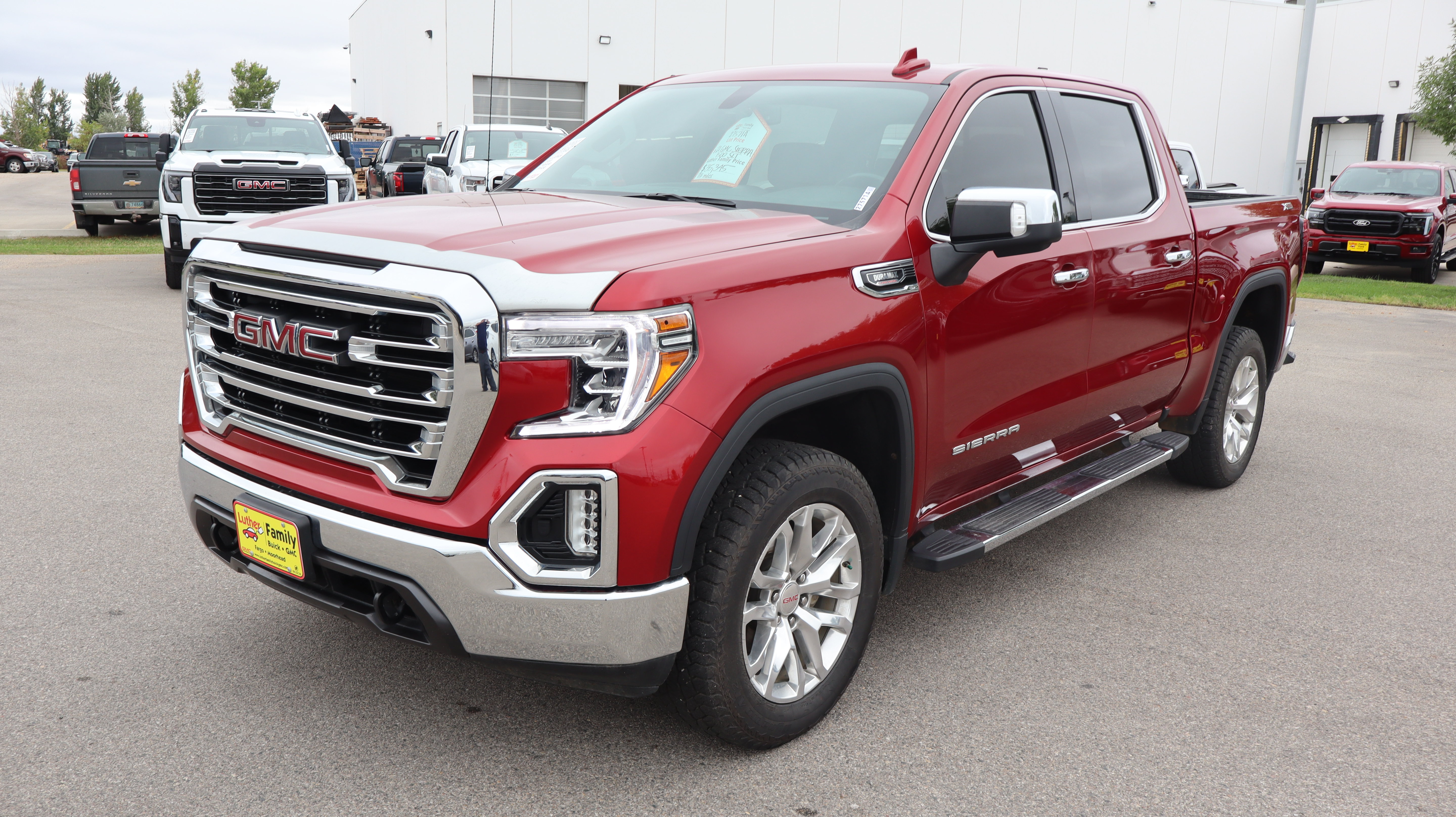 Used 2021 GMC Sierra 1500 SLT AWD/4WD image 3