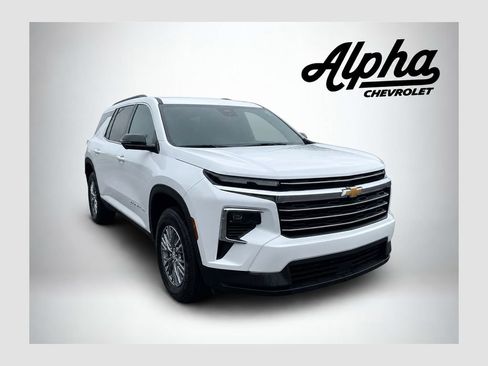 New 2026 Chevrolet Traverse LT w/ Driver Confidence Package FWD image 1