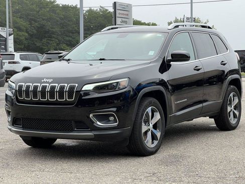 Used 2019 Jeep Cherokee Limited w/ Trailer Tow Group AWD/4WD image 37