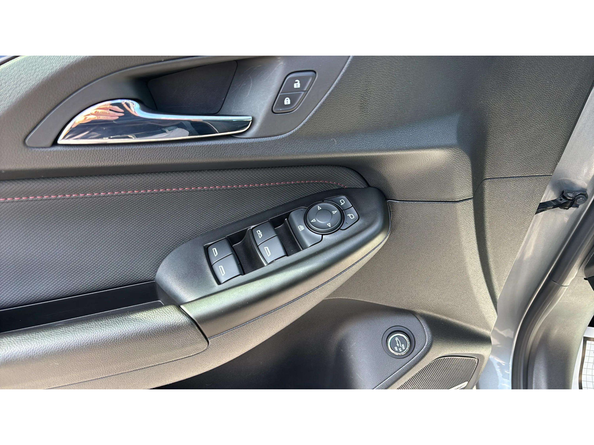 Used 2023 Chevrolet TrailBlazer RS w/ Sun and Liftgate Package AWD/4WD image 21