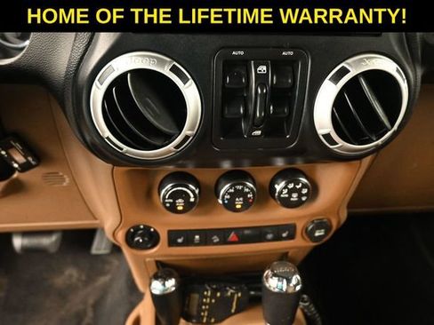 Used 2013 Jeep Wrangler Unlimited Rubicon w/ Connectivity Group AWD/4WD image 34