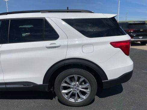 Used 2023 Ford Explorer XLT w/ Equipment Group 202A AWD/4WD image 38