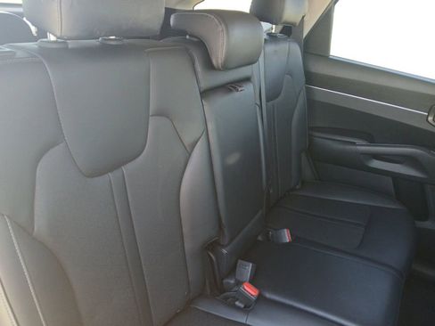 Used 2021 Kia Sorento S w/ Panoramic Sunroof Package image 17