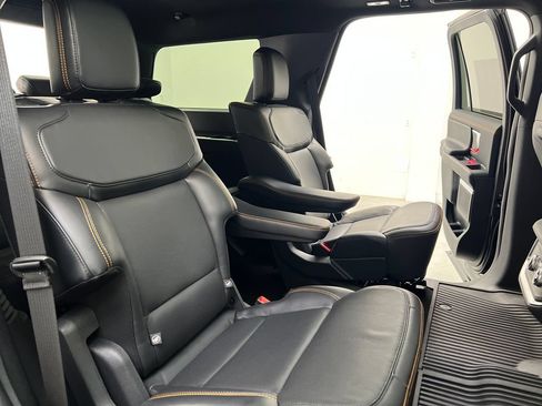 Used 2025 Ford Expedition Tremor AWD/4WD image 23