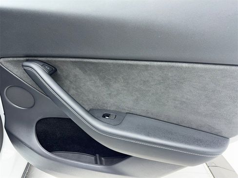 Used 2023 Tesla Model Y Long Range image 44