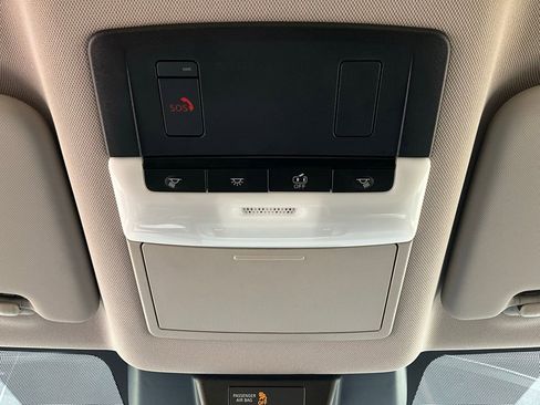 Used 2025 Nissan Rogue SV image 17