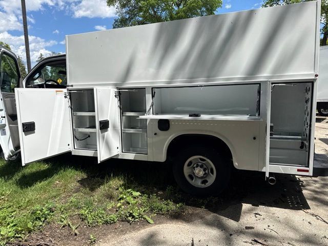 New 2025 Chevrolet Express 3500 w/ Power Convenience Package RWD image 17