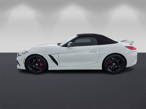 Certified 2022 BMW Z4 M40i w/ Premium Package image 8