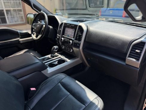 Used 2019 Ford F150 Lariat w/ Equipment Group 502A Luxury RWD image 17