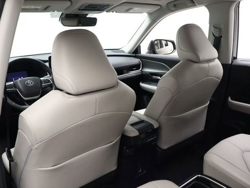 Used 2025 Toyota Grand Highlander FWD image 20