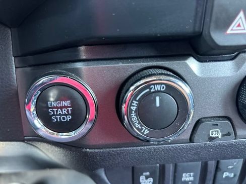 Used 2021 Toyota Tacoma TRD Off-Road w/ TRD Premium Off Road Package AWD/4WD image 18