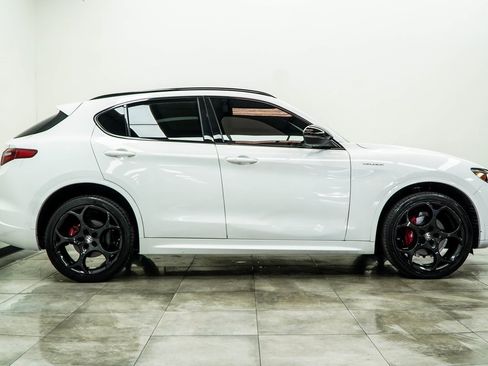 Used 2023 Alfa Romeo Stelvio Veloce image 10