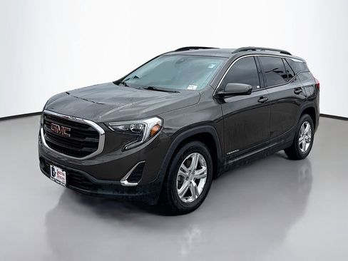 Used 2020 GMC Terrain SLE w/ Driver Convenience Package FWD image 3