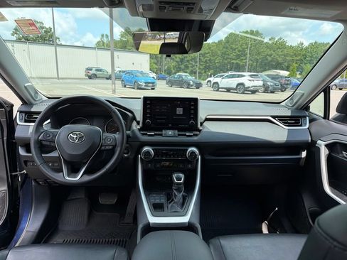 Used 2021 Toyota RAV4 XLE Premium AWD/4WD image 8