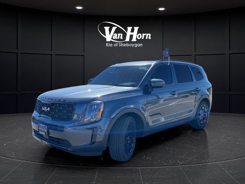 Certified 2022 Kia Telluride EX w/ EX Premium Package AWD/4WD image 3