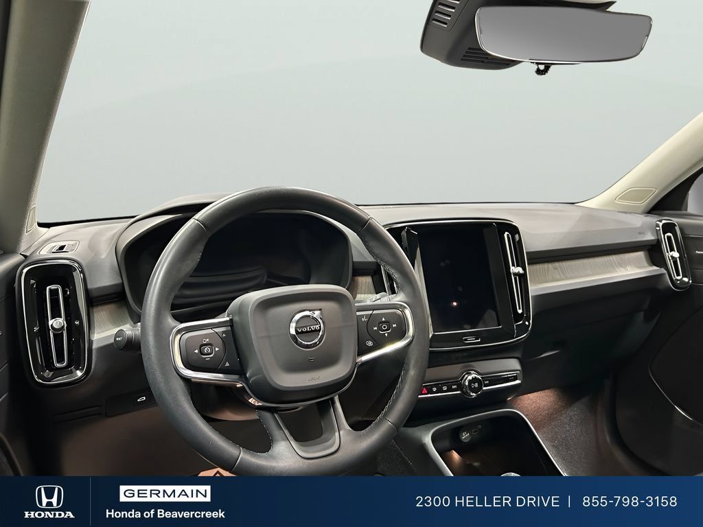 Used 2023 Volvo XC40 B4 Ultimate FWD image 15