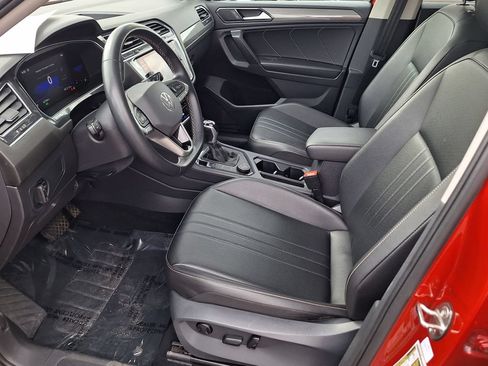 Used 2022 Volkswagen Tiguan SE AWD/4WD image 10