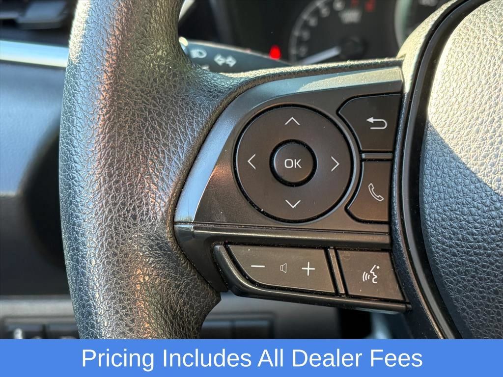 Used 2021 Toyota Corolla LE FWD image 11