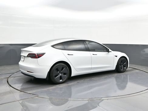 Used 2023 Tesla Model 3 Standard Range image 15