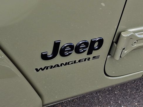 Used 2026 Jeep Wrangler Unlimited Sahara w/ Safety Group AWD/4WD image 31