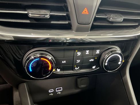 Used 2025 Buick Encore GX Sport Touring w/ Comfort Package image 15