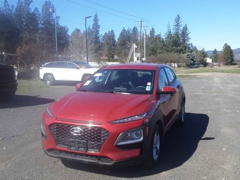 Used 2021 Hyundai Kona SE image 1