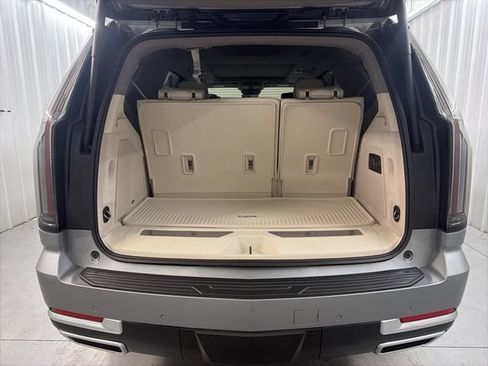 Certified 2025 Cadillac Escalade Premium Luxury Platinum w/ LPO, Radiant Package RWD image 23