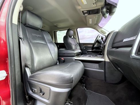 Used 2015 RAM 3500 Laramie w/ Convenience Group AWD/4WD image 16