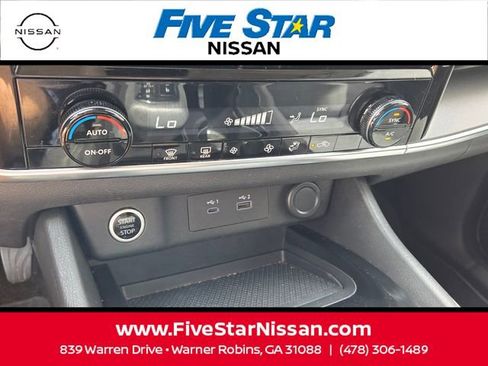 Used 2021 Nissan Rogue SV FWD image 21