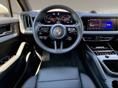 Used 2026 Porsche Cayenne image 8