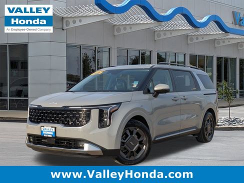 Used 2025 Kia Carnival SX image 1