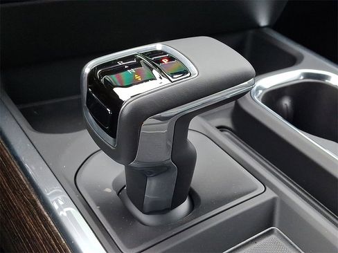 New 2026 GMC Sierra 1500 Elevation image 7