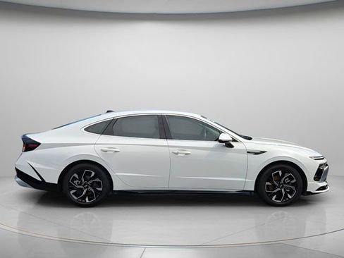 Used 2024 Hyundai Sonata SEL FWD image 8