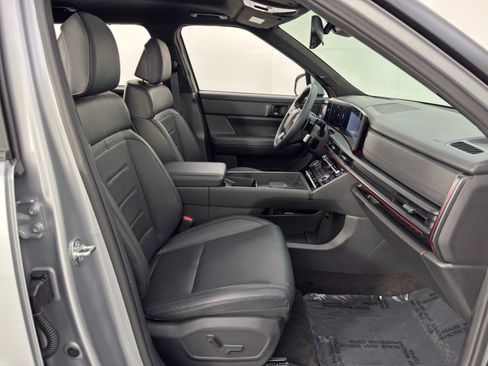 Used 2025 Hyundai Santa Fe Calligraphy image 15