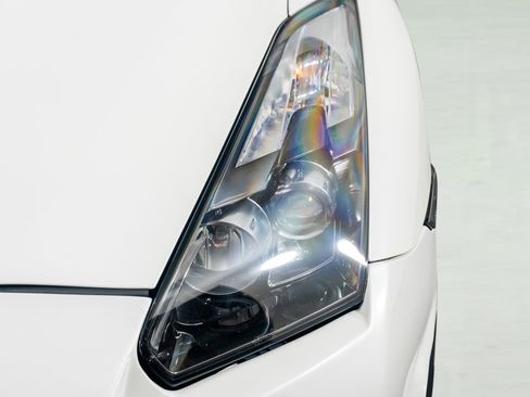 Used 2009 Nissan GT-R Premium image 25