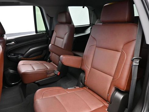 Used 2019 Chevrolet Tahoe Premier w/ Premier Plus Edition RWD image 35