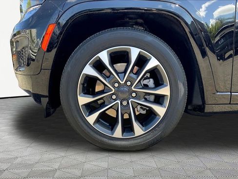 Used 2023 Jeep Grand Cherokee L Overland image 23