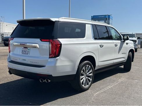 Certified 2021 GMC Yukon XL Denali w/ Denali Premium Package AWD/4WD image 11